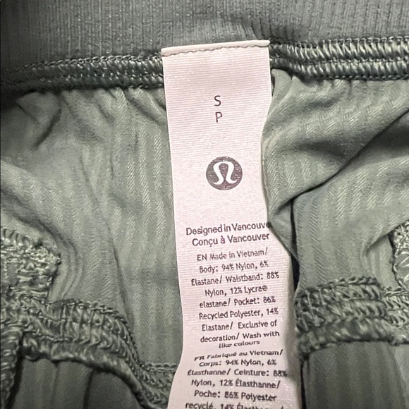 Lululemon Dance Studio Relaxed-Fit Mid-Rise Cargo Pant - Picture 5 of 8